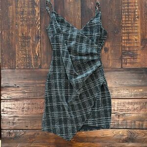 Iris black and silver plaid mini dress. Size L. NWOT.